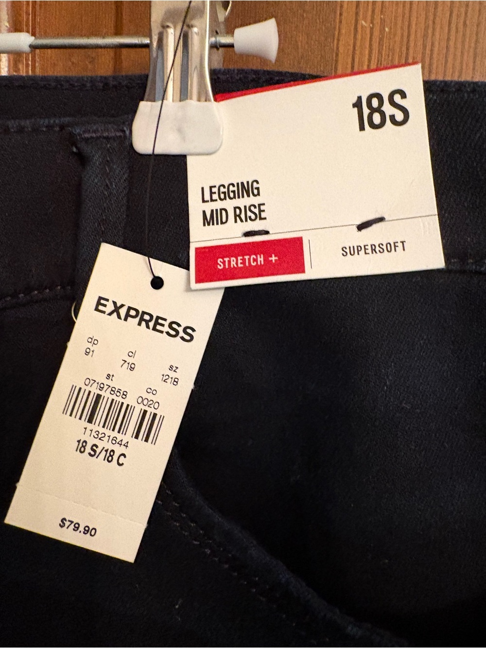 Two pair of new with tags size 18 pants, Old Navy and express skinny leg - Picture 9 of 12